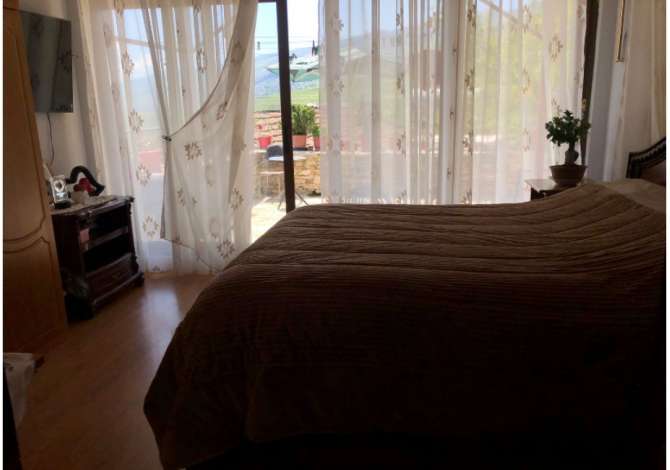 Shtepi ne shitje Shtepi Private ne Gjirokaster, 4+1, Mobilimi E mobiluar, Pagesa 150,000  Euro.