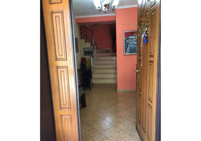 Shtepi ne shitje Shtepi Private ne Gjirokaster, 4+1, Mobilimi E mobiluar, Pagesa 150,000  Euro.