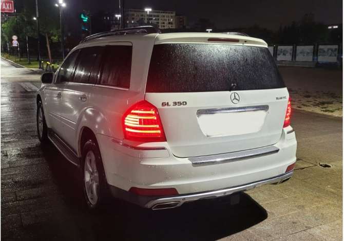 Jepet me qera Mercedes Benz GL duke filluar nga 70 euro dita