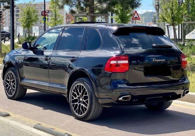 Jepet me qera Porsche Cayenne duke filluar nga 70 euro ne dite