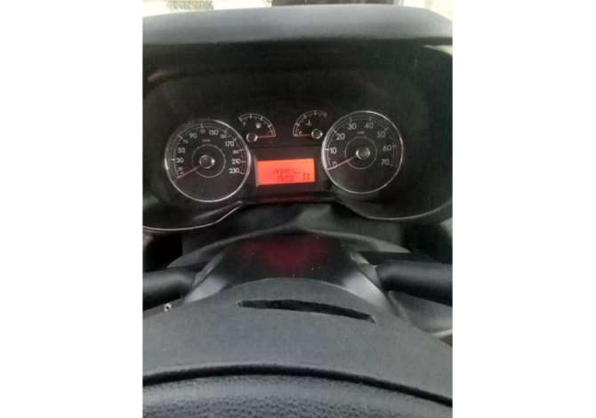 Makina ne shitje ne Berat, Fiat, 2010 Benzine,Kambio Automatik Pagesa 4,000  Euro.