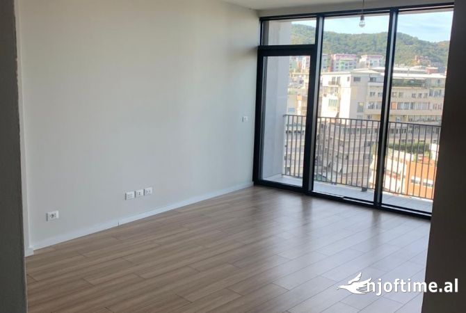 Business Property for Rent 3+1 in Tirana - 1,200 Euro
