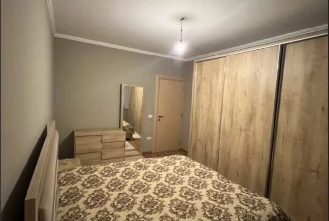 Shtepi me qera 2+1 ne Tirane - 700 Euro