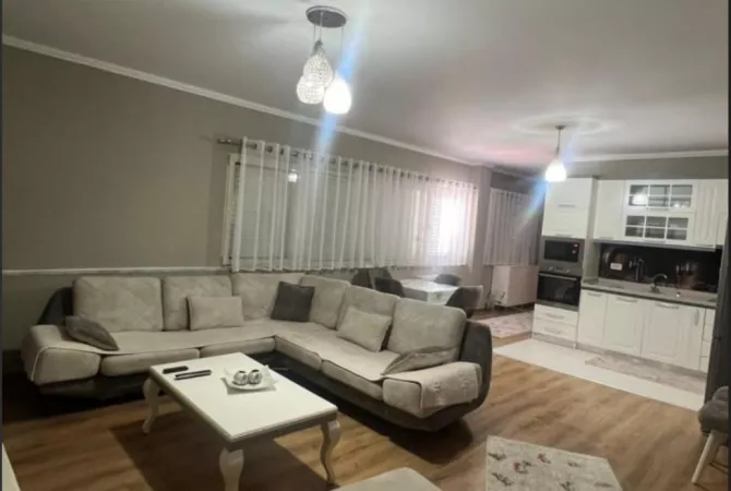 Shtepi me qera 2+1 ne Tirane - 700 Euro