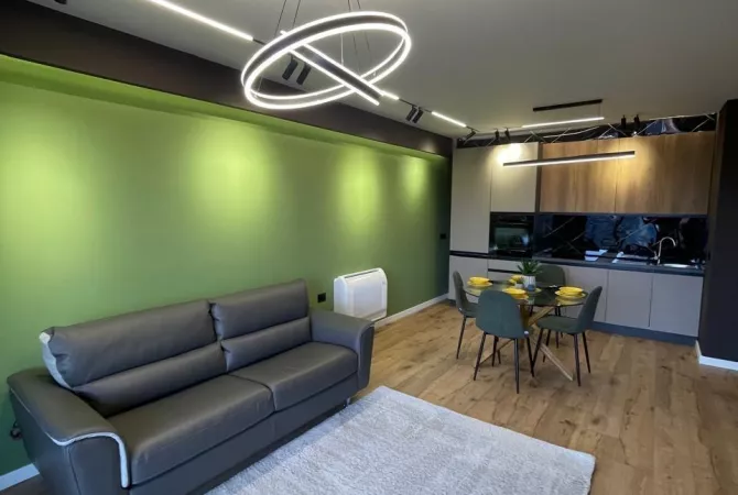 Shtepi me qera 2+1 ne Tirane - 1,400 Euro