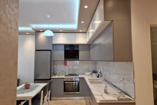 Shtepi me qera 2+1 ne Tirane - 800 Euro