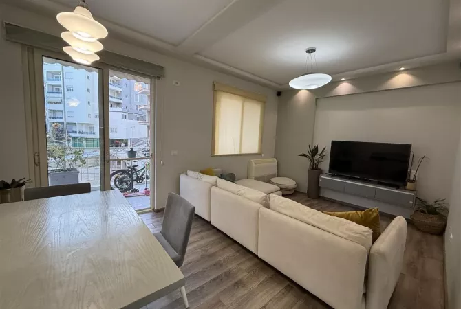 Shtepi me qera 2+1 ne Tirane - 700 Euro