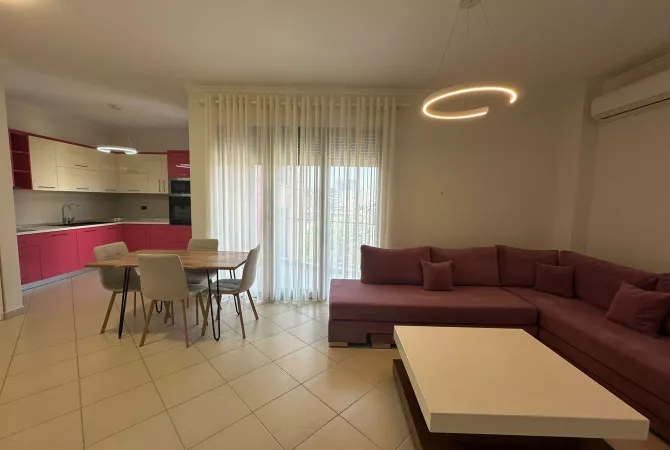Shtepi me qera 2+1 ne Tirane - 1,100 Euro