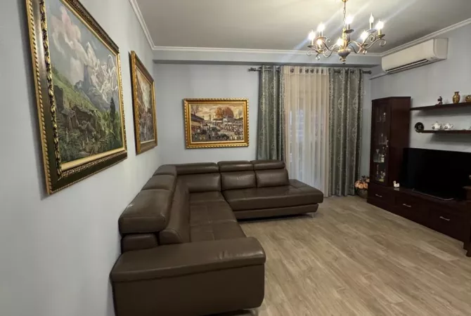 Shtepi me qera 2+1 ne Tirane - 650 Euro
