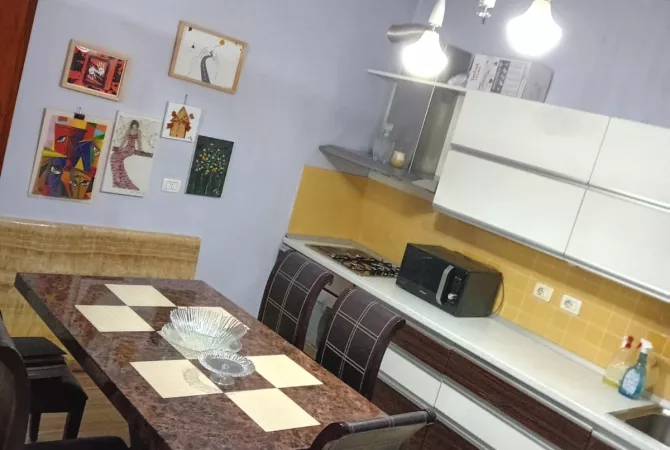 Shtepi me qera 2+1 ne Tirane - 600 Euro