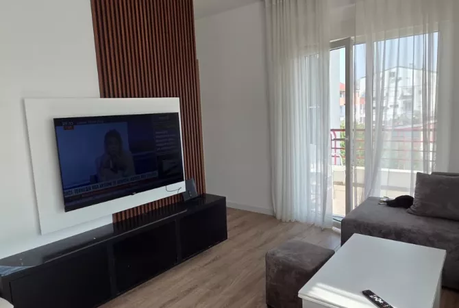 Shtepi me qera 2+1 ne Tirane - 700 Euro