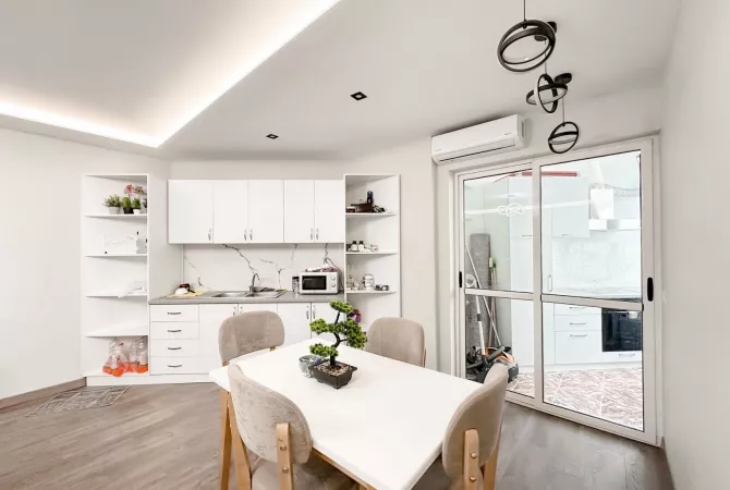 Shtepi me qera 2+1 ne Tirane - 700 Euro