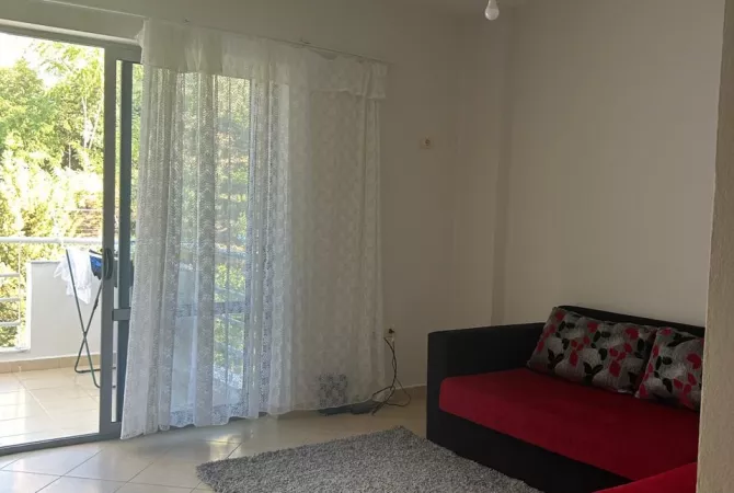Shtepi me qera 1+1 ne Tirane - 380 Euro