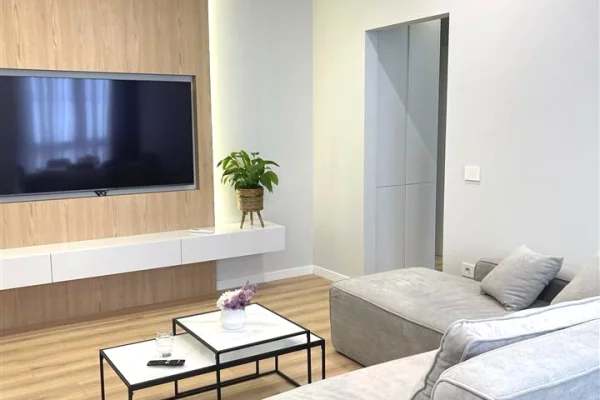 Casa in affitto 1+1 a Tirana - 1,400 Euro