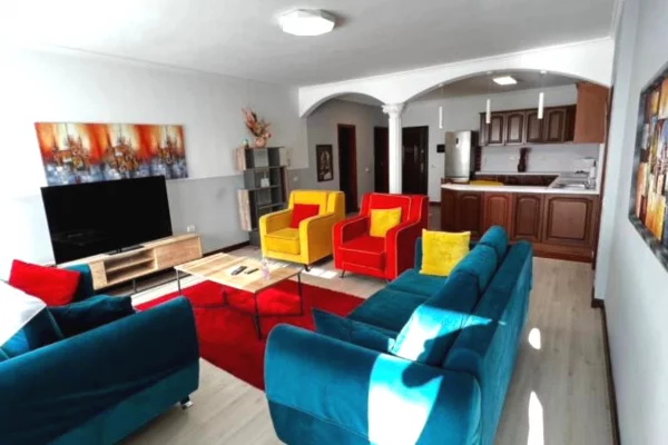 Shtepi me qera 2+1 ne Tirane - 800 Euro