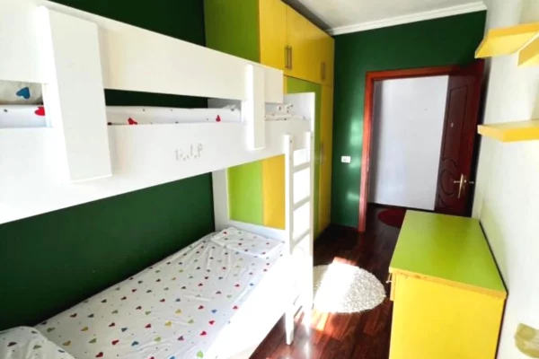 Shtepi me qera Apartament ne Tirane, 2+1, Mobilimi E mobiluar, Pagesa 800  Euro.