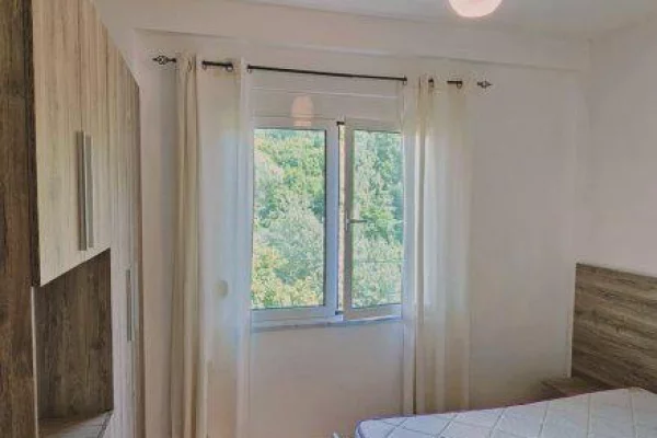 Shtepi me qera 1+1 ne Tirane - 450 Euro