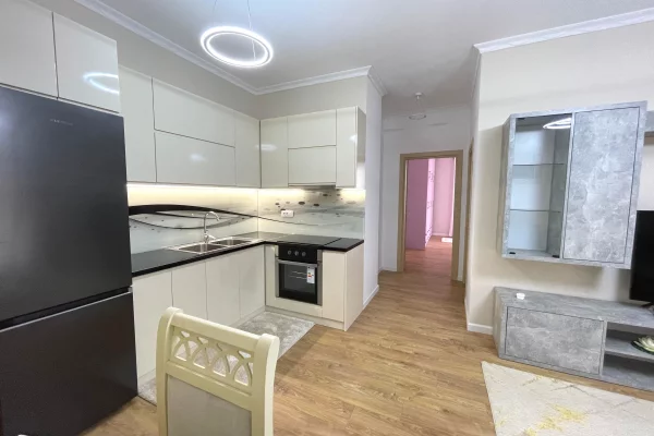 Shtepi me qera Apartament ne Tirane, 2+1, Mobilimi E mobiluar, Pagesa 800  Euro.