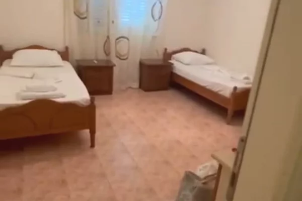 Shtepi me qera Apartament ne Tirane, 3+1, Mobilimi E mobiluar, Pagesa 800  Euro.