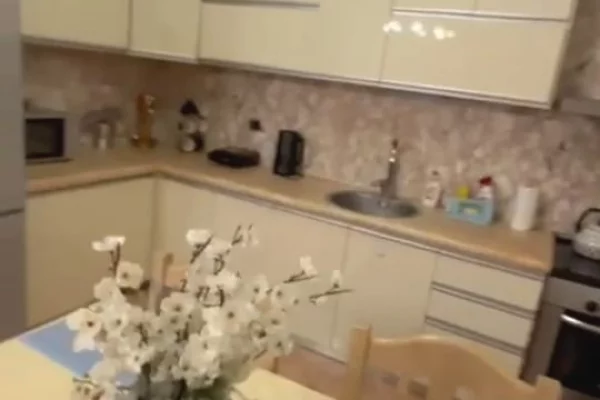 Shtepi me qera Apartament ne Tirane, 3+1, Mobilimi E mobiluar, Pagesa 800  Euro.