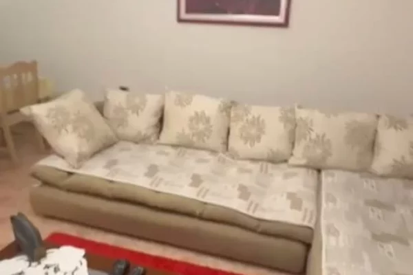 Shtepi me qera Apartament ne Tirane, 3+1, Mobilimi E mobiluar, Pagesa 800  Euro.