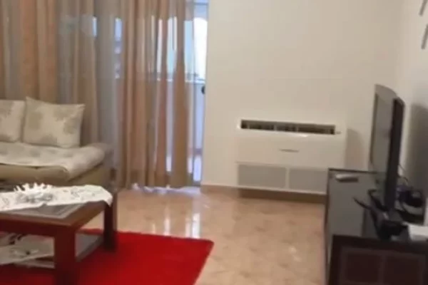 Shtepi me qera Apartament ne Tirane, 3+1, Mobilimi E mobiluar, Pagesa 800  Euro.