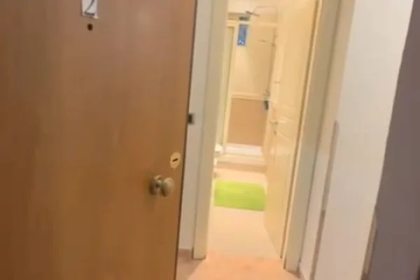 Shtepi me qera Apartament ne Tirane, 3+1, Mobilimi E mobiluar, Pagesa 800  Euro.