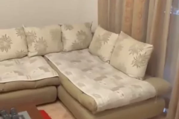 Shtepi me qera Apartament ne Tirane, 3+1, Mobilimi E mobiluar, Pagesa 800  Euro.