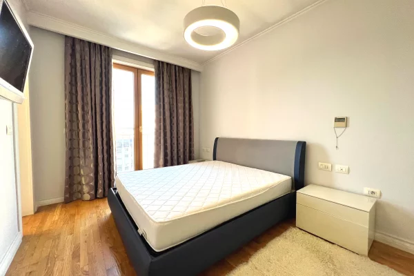 Shtepi me qera Apartament ne Tirane, 2+1, Mobilimi E mobiluar, Pagesa 1,600  Euro.