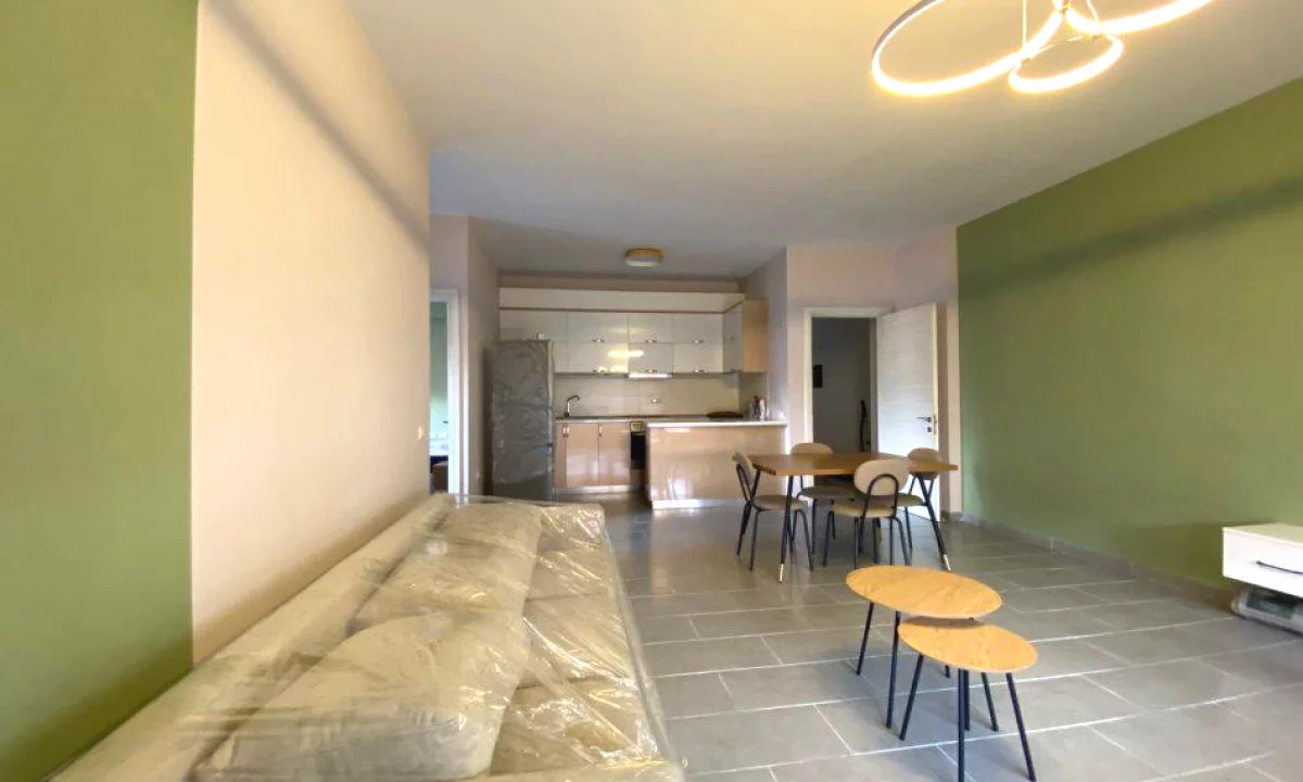 Shtepi me qera Apartament ne Tirane, 2+1, Mobilimi E mobiluar, Pagesa 700  Euro.