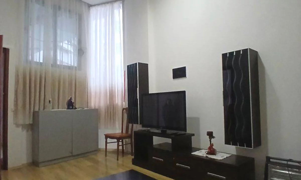 Shtepi me qera Apartament ne Tirane, 1+1, Mobilimi E mobiluar, Pagesa 350  Euro.