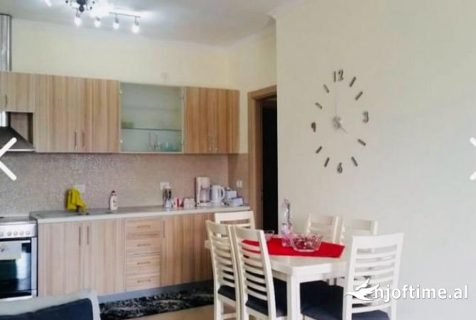 Shtepi me qera Apartament ne Tirane, 2+1, Mobilimi E mobiluar, Pagesa 70,000  Leke.