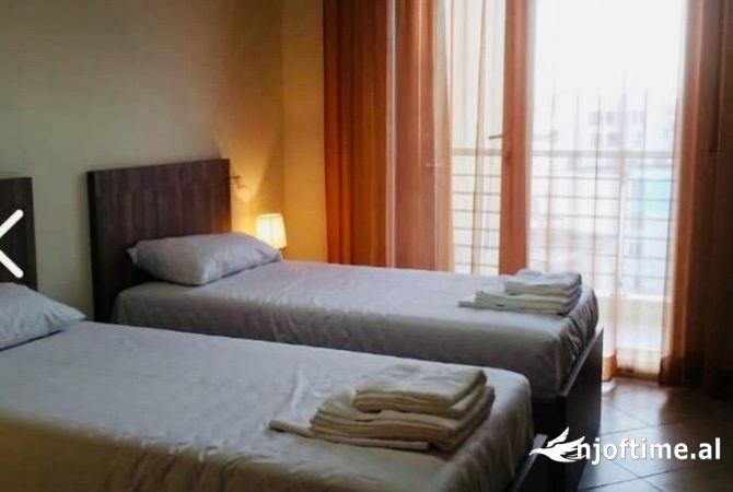 Shtepi me qera Apartament ne Tirane, 2+1, Mobilimi E mobiluar, Pagesa 70,000  Leke.