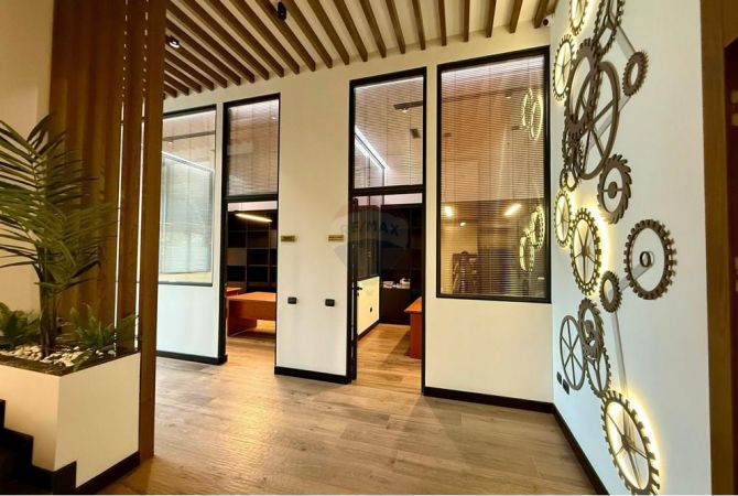 Ambient biznesi me qera 3+1 ne Tirane - 1,400 Euro