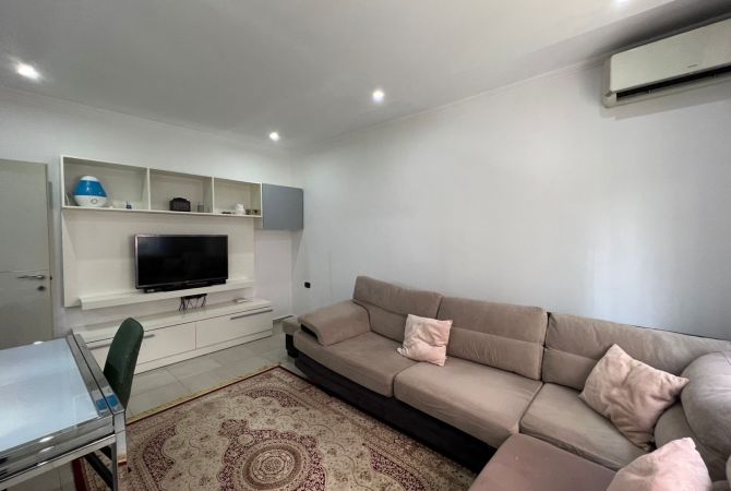 Shtepi me qera 1+1 ne Tirane - 450 Euro