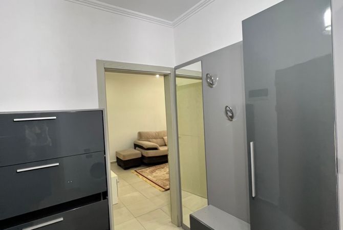 Shtepi me qera Apartament ne Tirane, 1+1, Mobilimi E mobiluar, Pagesa 450  Euro.