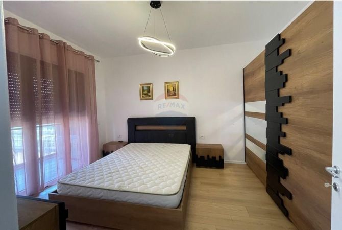 Shtepi me qera 1+1 ne Tirane - 50,000 Leke