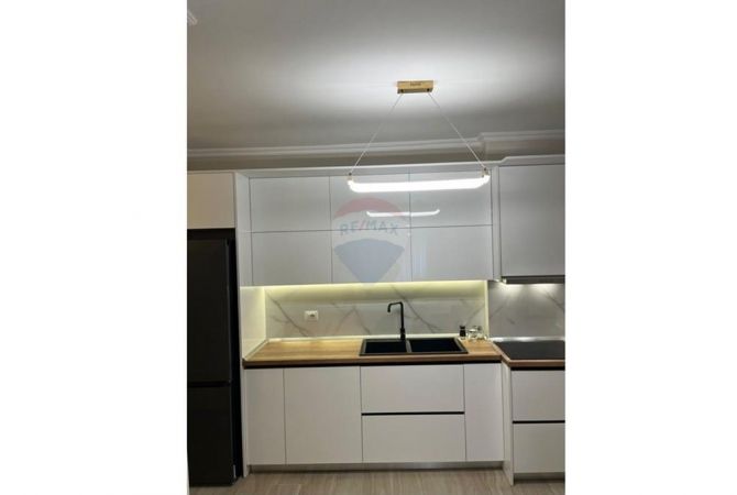 Shtepi me qera 2+1 ne Tirane - 600 Euro