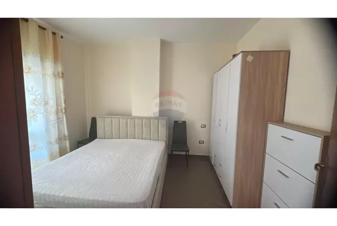 Shtepi me qera 2+1 ne Tirane - 430 Euro