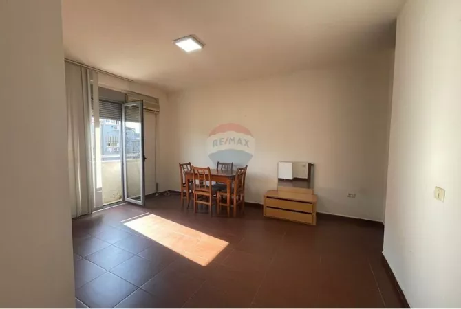 Shtepi me qera 2+1 ne Tirane - 400 Euro
