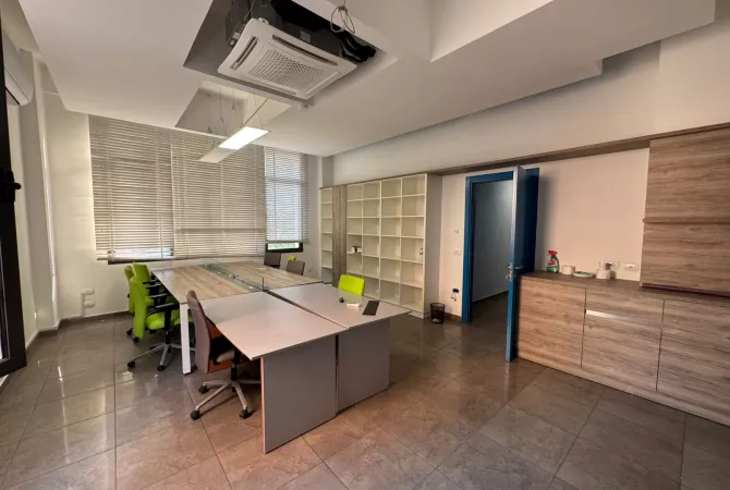 Shtepi me qera 3+1 ne Tirane - 900 Euro