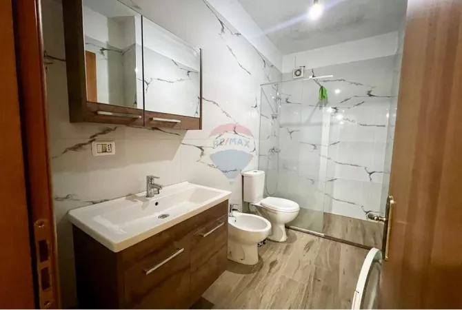 Shtepi me qera 2+1 ne Tirane - 600 Euro