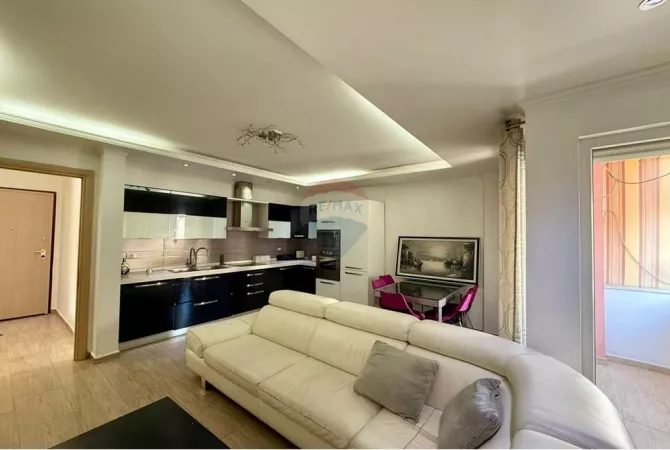 Shtepi me qera 2+1 ne Tirane - 700 Euro