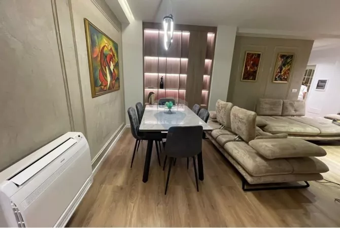Shtepi me qera 3+1 ne Tirane - 1,200 Euro