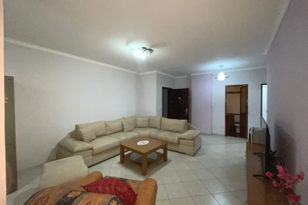 Shtepi me qera Apartament ne Tirane, 2+1, Mobilimi E mobiluar, Pagesa 550  Euro.