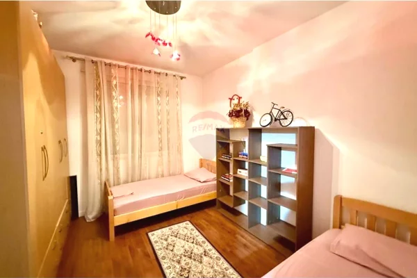 Shtepi me qera Apartament ne Tirane, 2+1, Mobilimi E mobiluar, Pagesa 550  Euro.