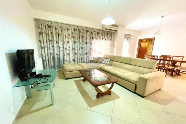 Shtepi me qera 2+1 ne Tirane - 600 Euro