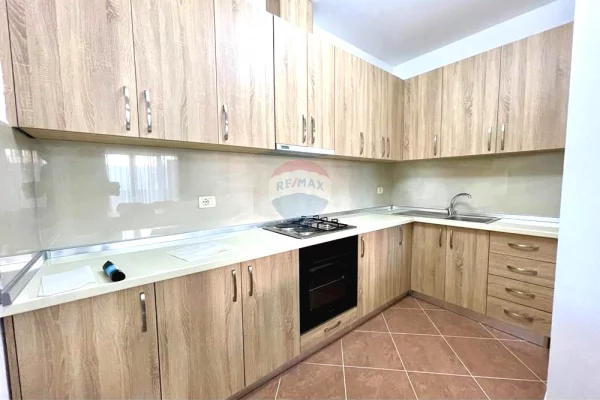 Shtepi ne shitje Apartament ne Tirane, 2+1, Mobilimi E mobiluar, Pagesa 189,000  Euro.