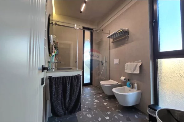 Shtepi ne shitje 2+1 ne Tirane - 470,000 Euro