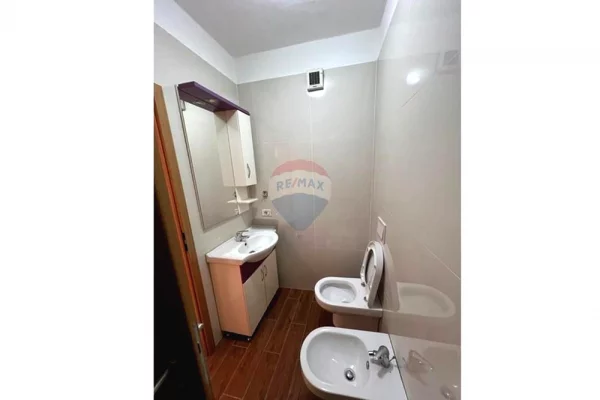 Shtepi me qera 2+1 ne Tirane - 55,000 Leke